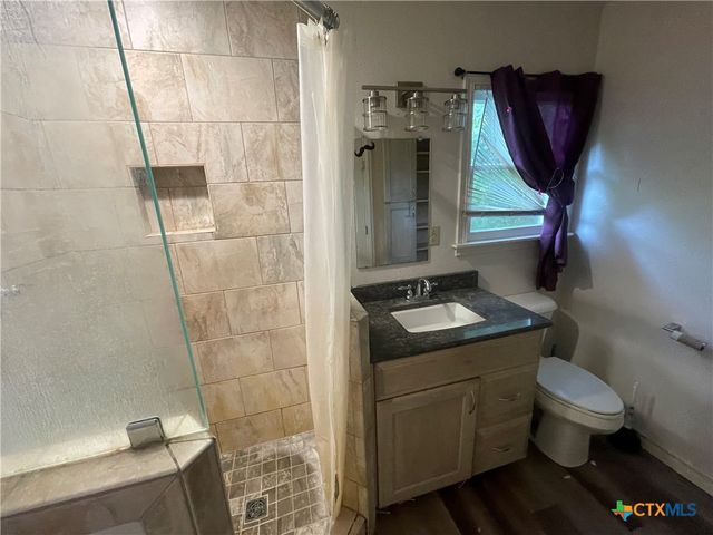 1505 E Park Avenue, Victoria, TX 77901