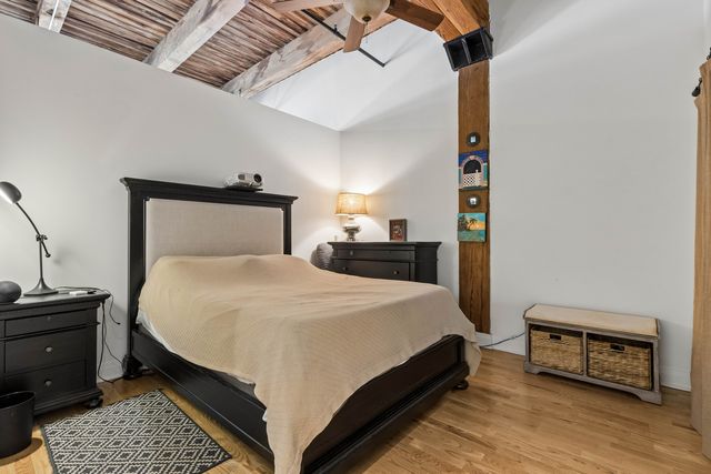 770 W Gladys Avenue 304, Chicago, IL 60661