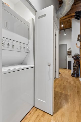 770 W Gladys Avenue 304, Chicago, IL 60661