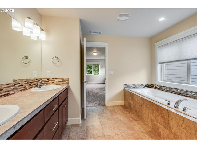 3402 Ne 101ST St, Vancouver, WA 98686