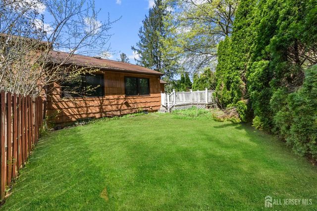 29 Piccadilly Circus, Sayreville, NJ 08872