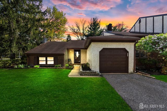 29 Piccadilly Circus, Sayreville, NJ 08872