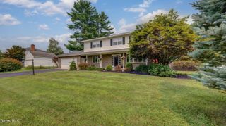 4 Fairway Court, Albany, NY 12208