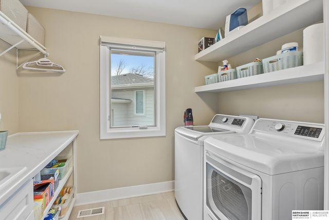 11 Ginger Cove Road, Valley, NE 68064