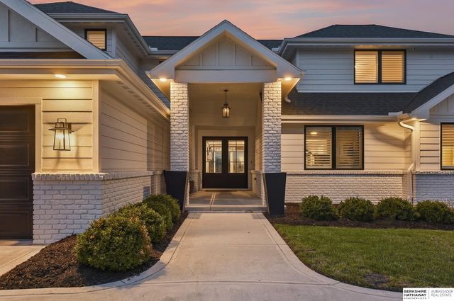 11 Ginger Cove Road, Valley, NE 68064
