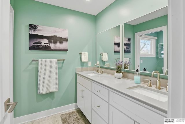 11 Ginger Cove Road, Valley, NE 68064