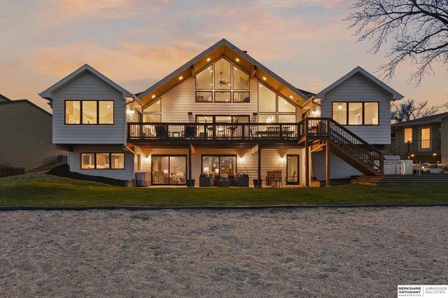 11 Ginger Cove Road, Valley, NE 68064