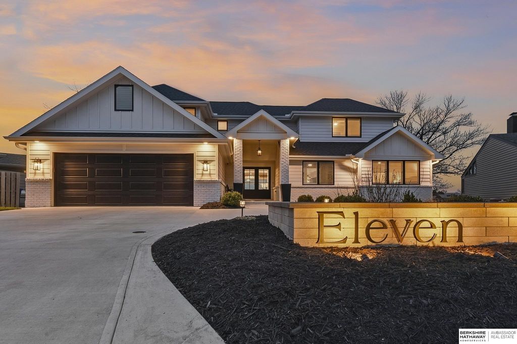 11 Ginger Cove Road, Valley, NE 68064