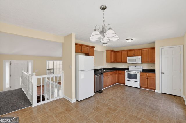 61 Majesty Drive, Rockmart, GA 30153