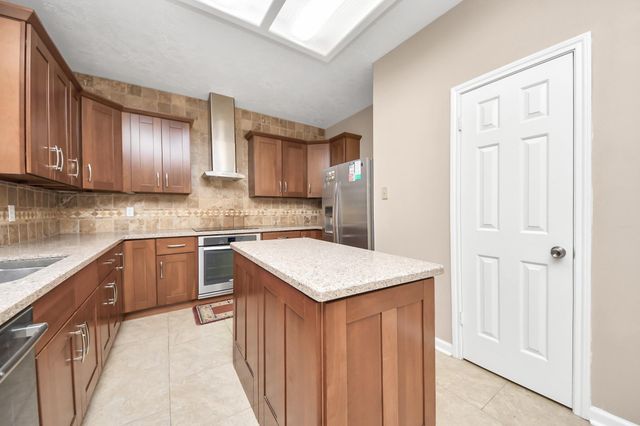 114 Lindencrest Court, Sugar Land, TX 77479