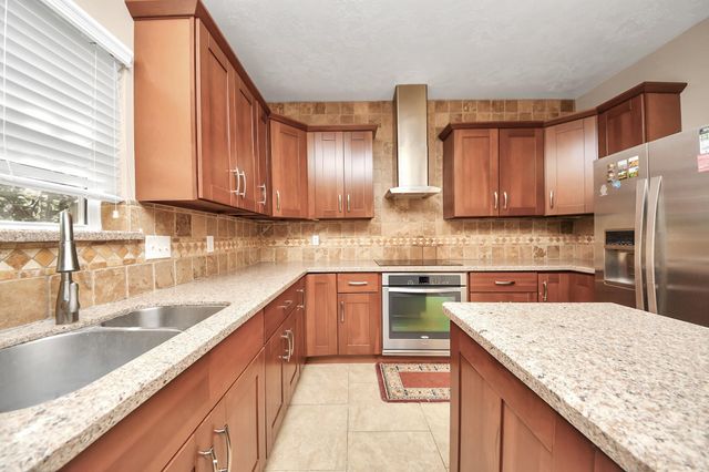 114 Lindencrest Court, Sugar Land, TX 77479