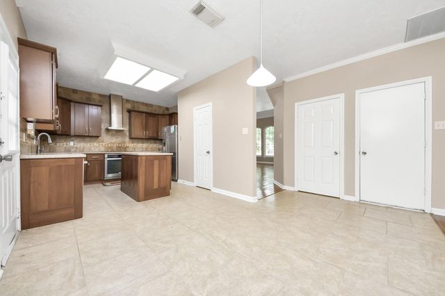 114 Lindencrest Court, Sugar Land, TX 77479