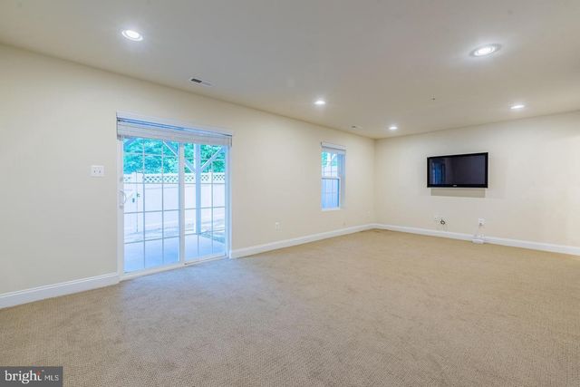 3831 PENTLAND HILLS DR, Upper Marlboro, MD 20774