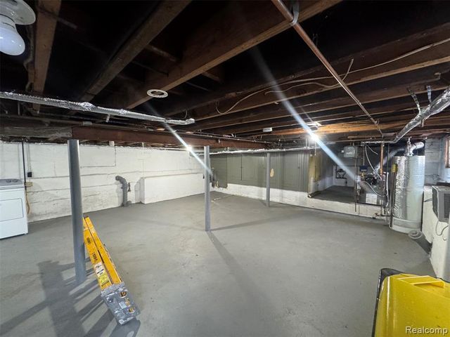 237 Saint Joseph Street, Trenton, MI 48183