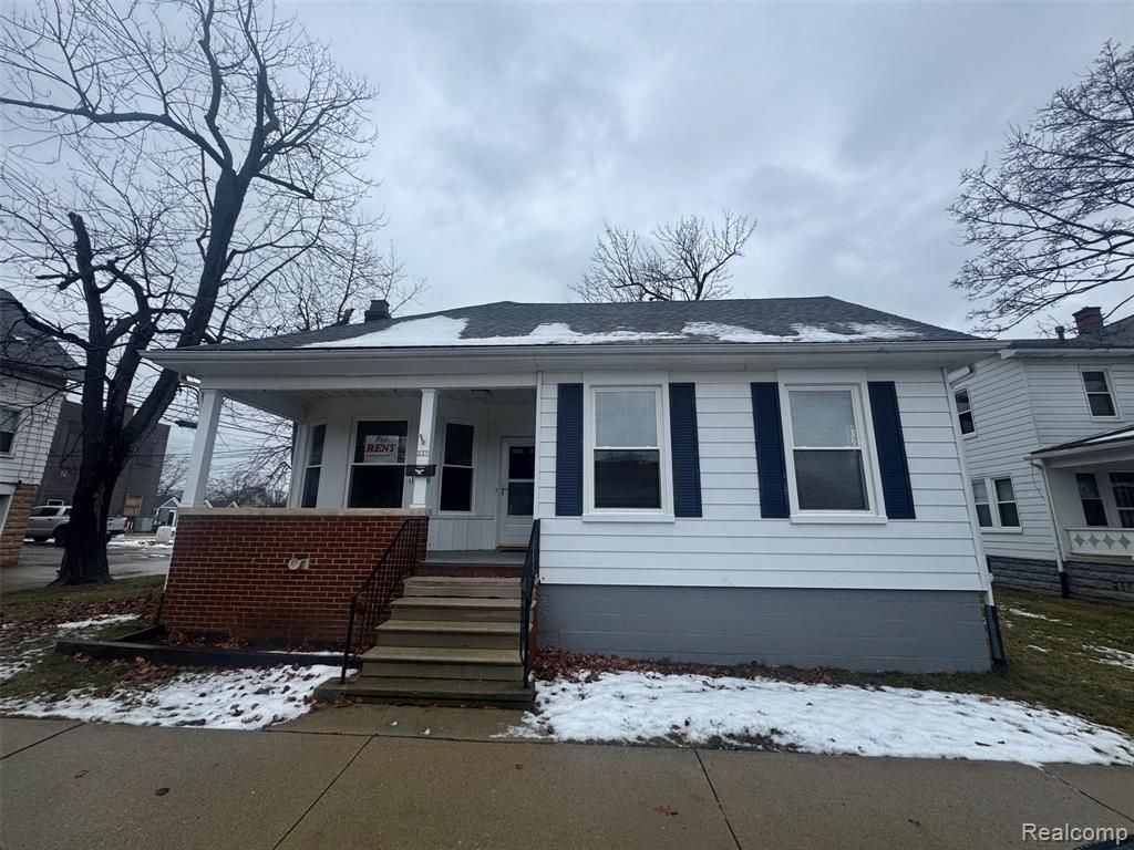 237 Saint Joseph Street, Trenton, MI 48183