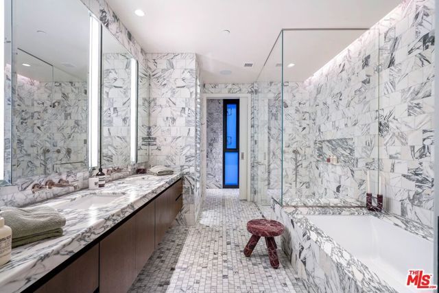 8420 W Sunset Boulevard 307, West Hollywood, CA 90069