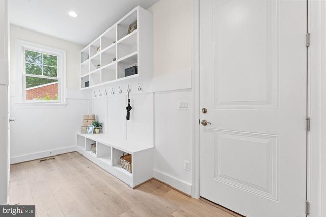 505 GLYNDON ST NE, Vienna, VA 22180