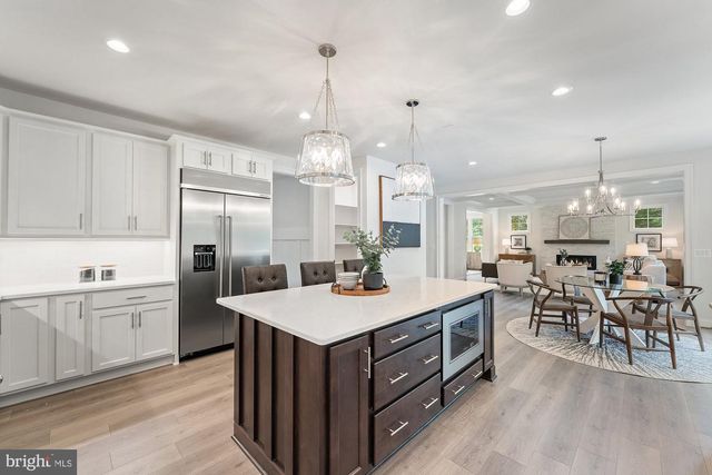 505 GLYNDON ST NE, Vienna, VA 22180