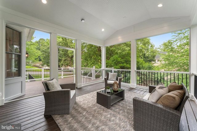 505 GLYNDON ST NE, Vienna, VA 22180