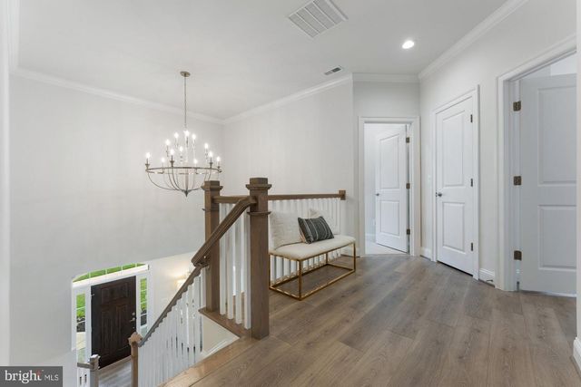 505 GLYNDON ST NE, Vienna, VA 22180
