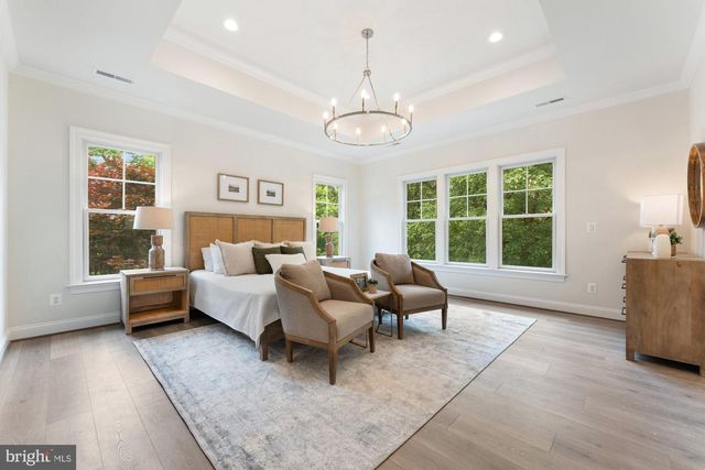 505 GLYNDON ST NE, Vienna, VA 22180