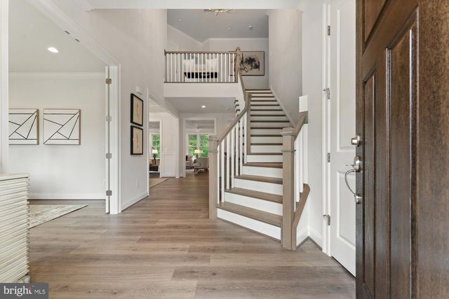 505 GLYNDON ST NE, Vienna, VA 22180