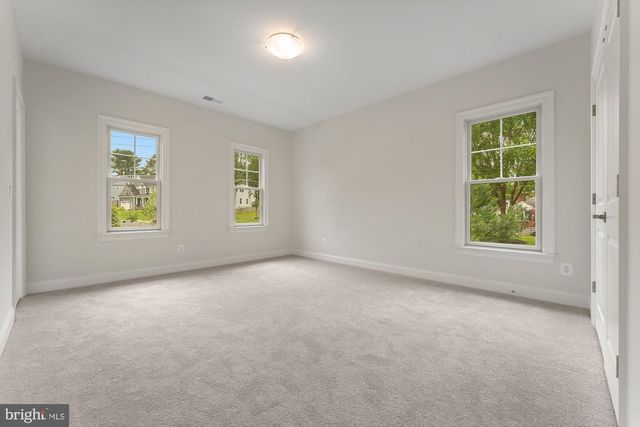 505 GLYNDON ST NE, Vienna, VA 22180