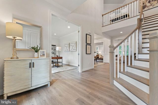 505 GLYNDON ST NE, Vienna, VA 22180