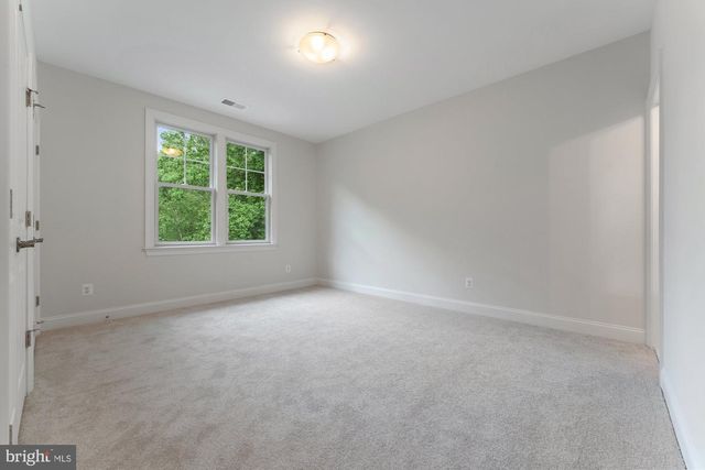 505 GLYNDON ST NE, Vienna, VA 22180