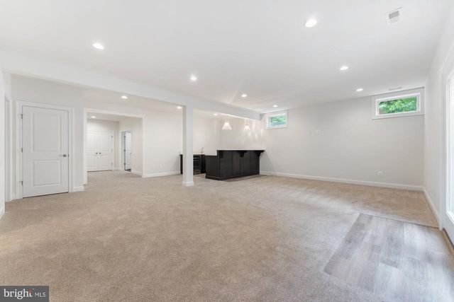 505 GLYNDON ST NE, Vienna, VA 22180