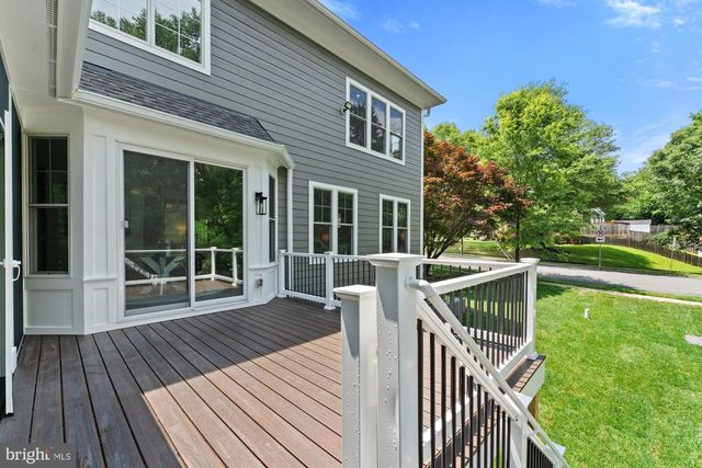 505 GLYNDON ST NE, Vienna, VA 22180