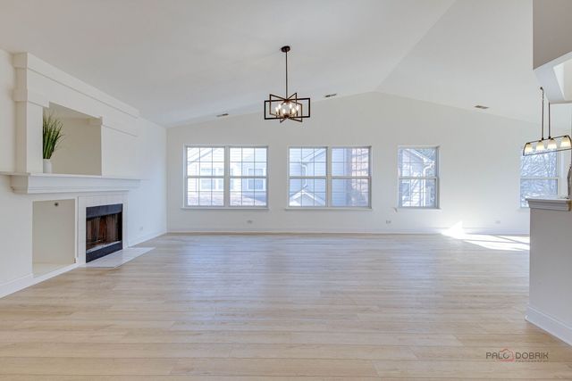 517 E SADDLEBROOK Lane, Vernon Hills, IL 60061