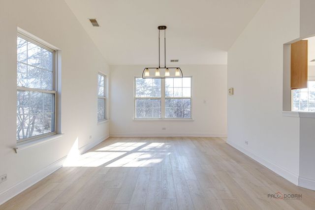 517 E SADDLEBROOK Lane, Vernon Hills, IL 60061