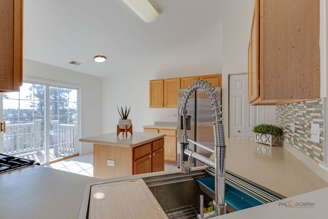 517 E SADDLEBROOK Lane, Vernon Hills, IL 60061