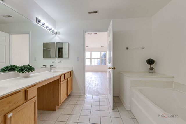 517 E SADDLEBROOK Lane, Vernon Hills, IL 60061