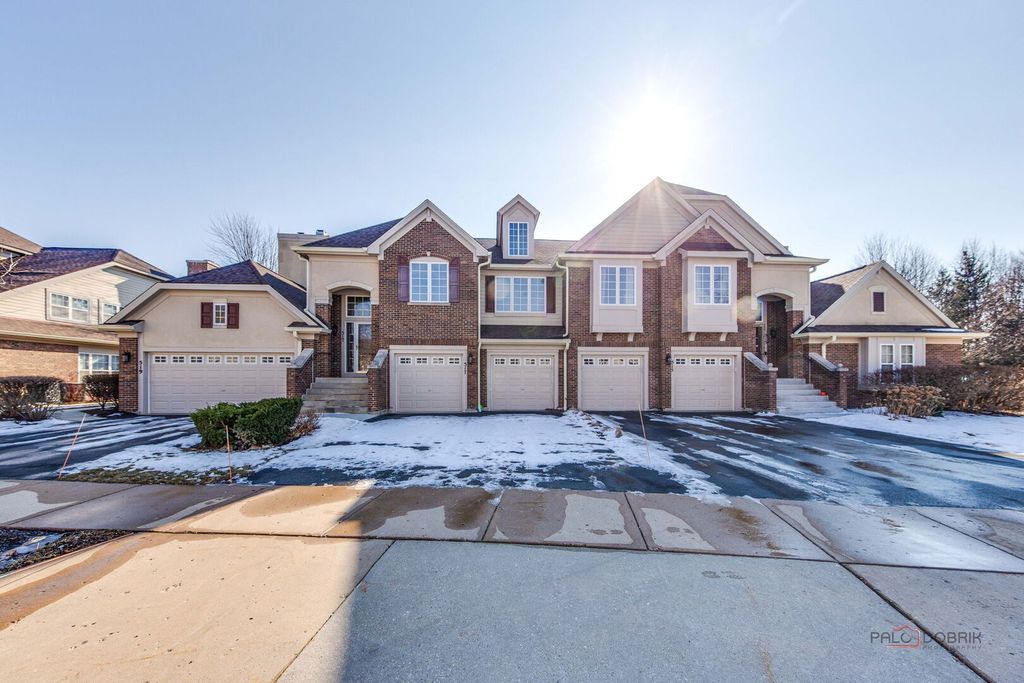 517 E SADDLEBROOK Lane, Vernon Hills, IL 60061