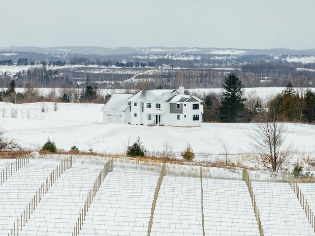 6707 Huntsman Drive, Acme Twp, MI 49690