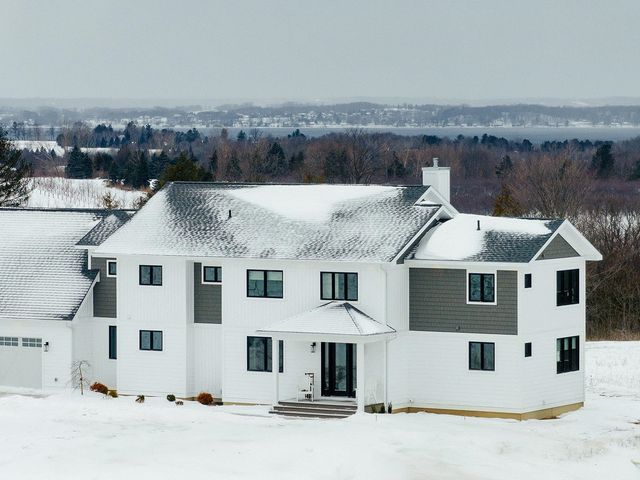 6707 Huntsman Drive, Acme Twp, MI 49690