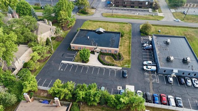 1535 Old Henderson Road, Columbus, OH 43220