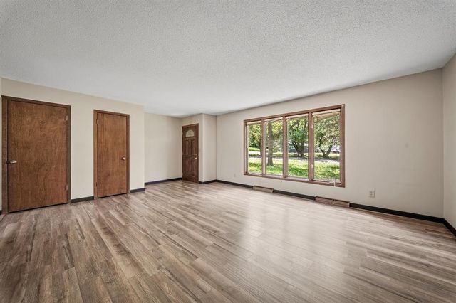 5101 Sindelar Drive, Eau Claire, WI 54701