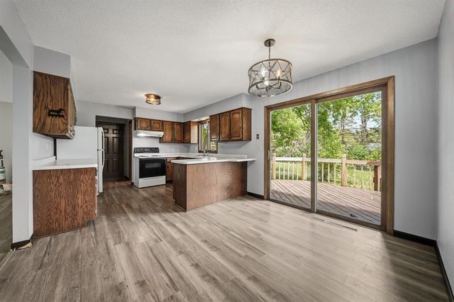 5101 Sindelar Drive, Eau Claire, WI 54701