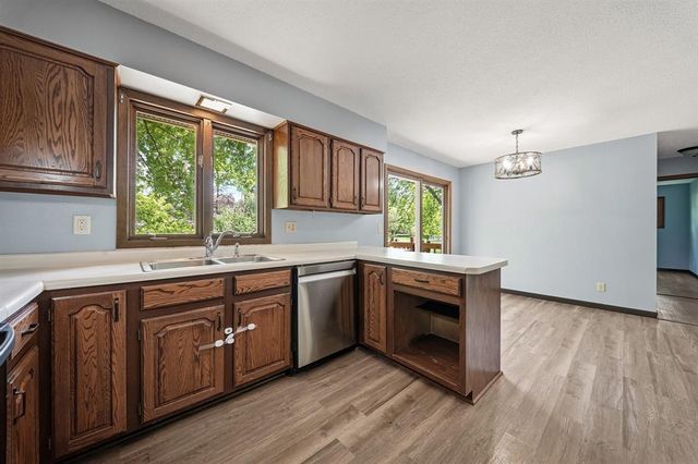 5101 Sindelar Drive, Eau Claire, WI 54701