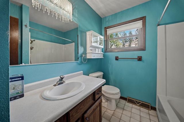 5101 Sindelar Drive, Eau Claire, WI 54701