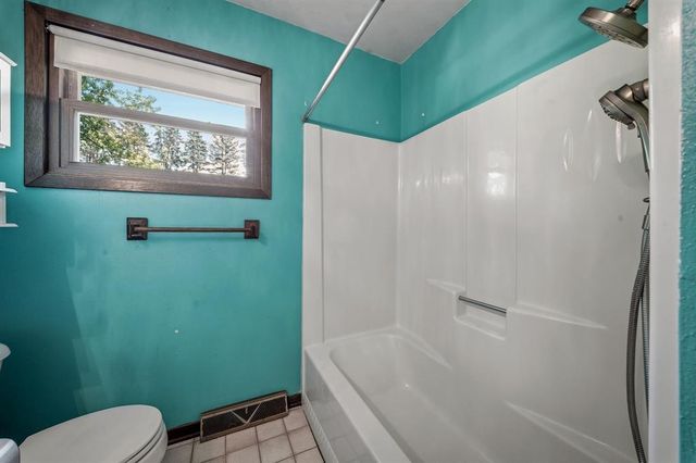 5101 Sindelar Drive, Eau Claire, WI 54701
