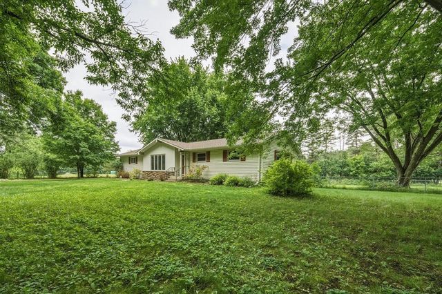 5101 Sindelar Drive, Eau Claire, WI 54701