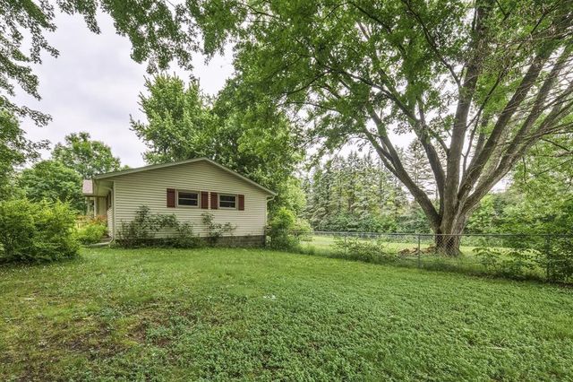 5101 Sindelar Drive, Eau Claire, WI 54701