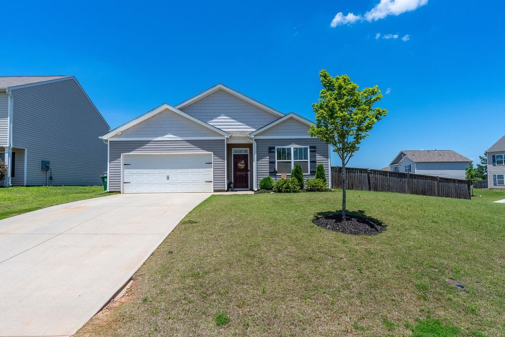 3425 Woodcross Drive, Moore, SC 29369