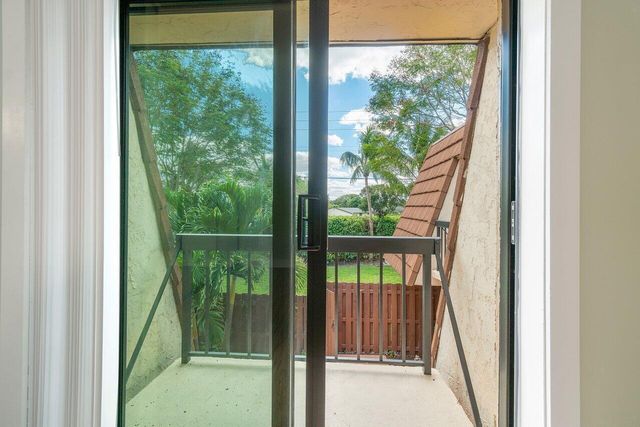 825 Center Street 3d, Jupiter, FL 33458