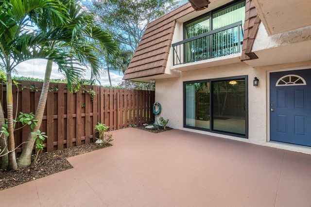 825 Center Street 3d, Jupiter, FL 33458