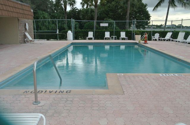 825 Center Street 3d, Jupiter, FL 33458